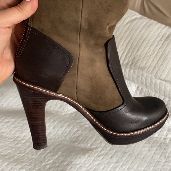 Knee high tan suede and leather BCBG boots - Picture 10 of 13